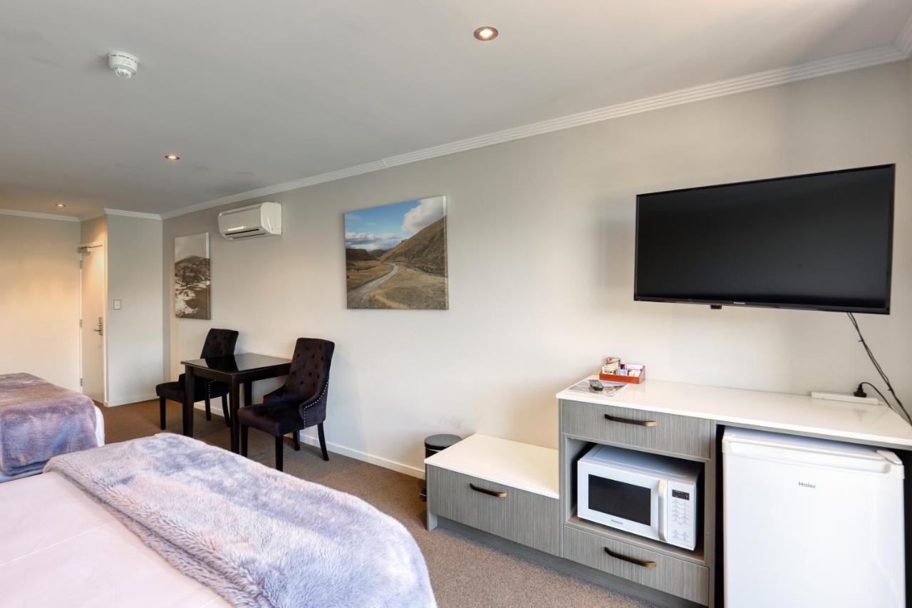 Marsden Lake Resort Central Otago Cromwell Exterior photo A typical motel room