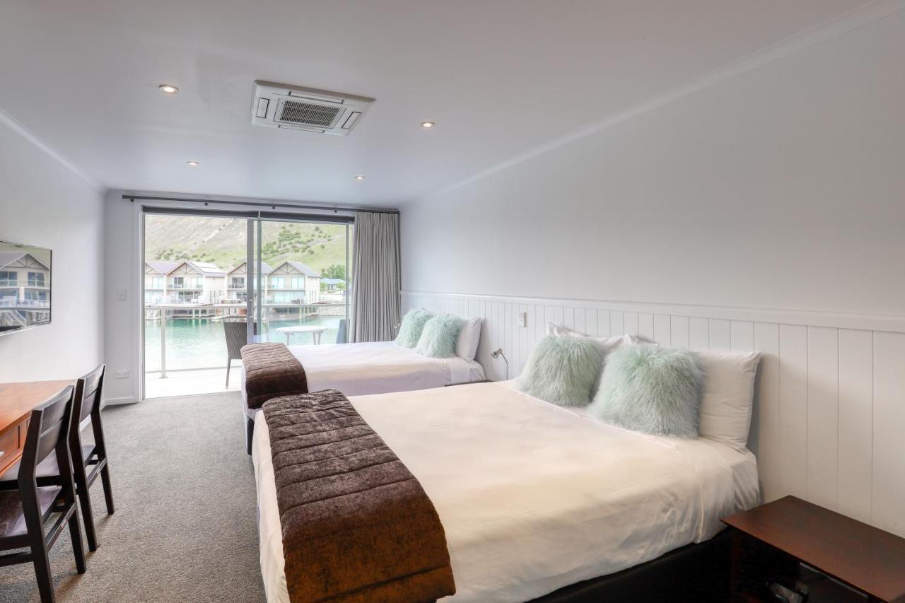 Marsden Lake Resort Central Otago Cromwell Exterior photo A typical studio apartment