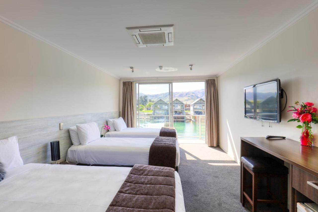 Marsden Lake Resort Central Otago Cromwell Exterior photo A typical hotel room