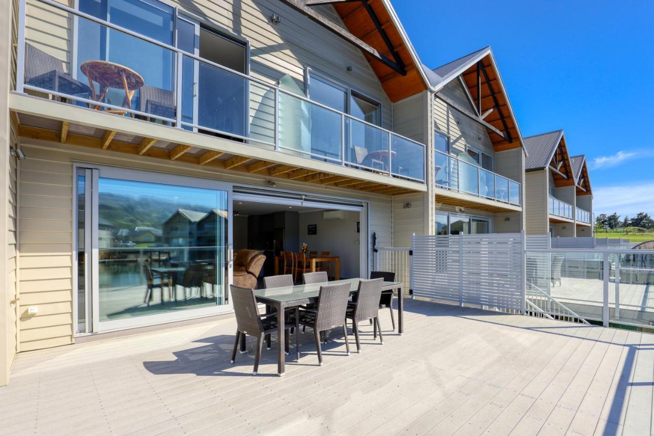 Marsden Lake Resort Central Otago Cromwell Exterior photo A typical apartment at the Jack's Point clubhouse